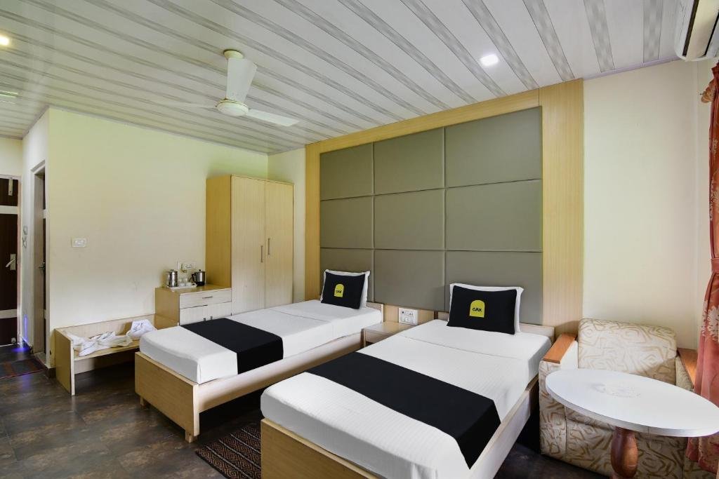 Gorumara Jungle Resort,Chalsa