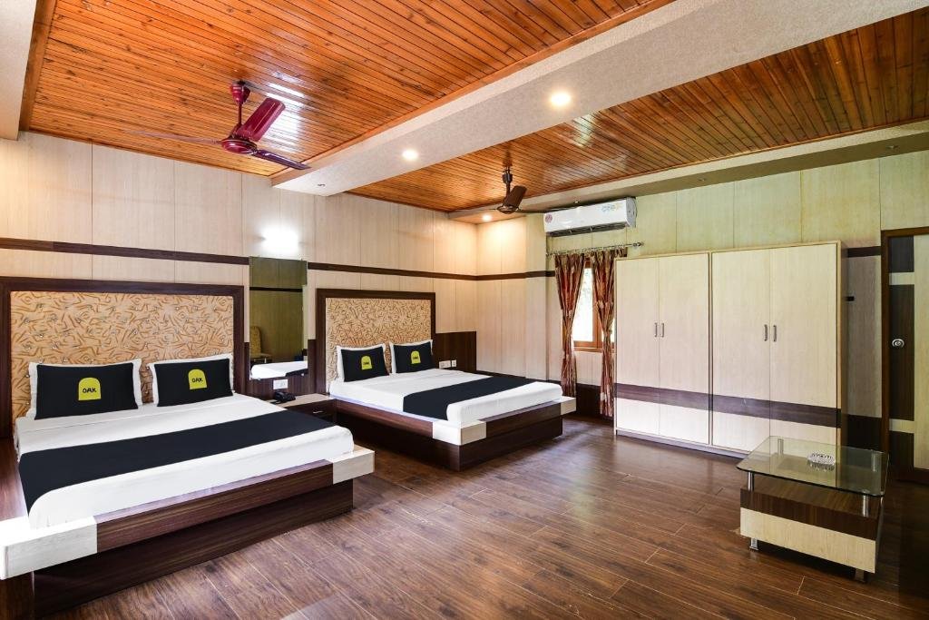 Gorumara Jungle Resort,Chalsa