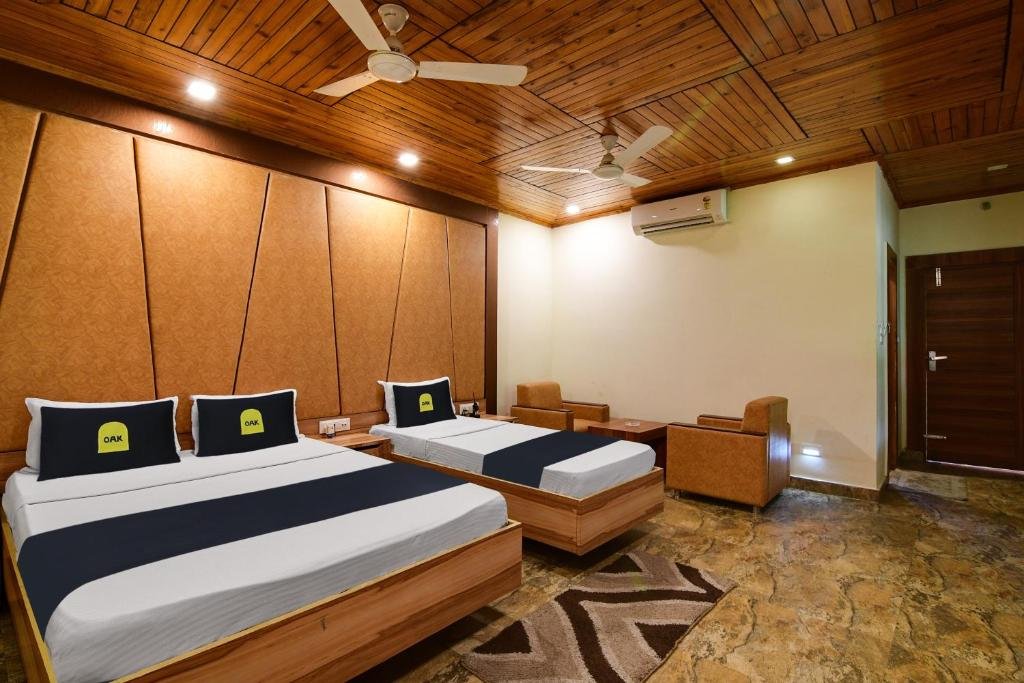 Gorumara Jungle Resort,Chalsa