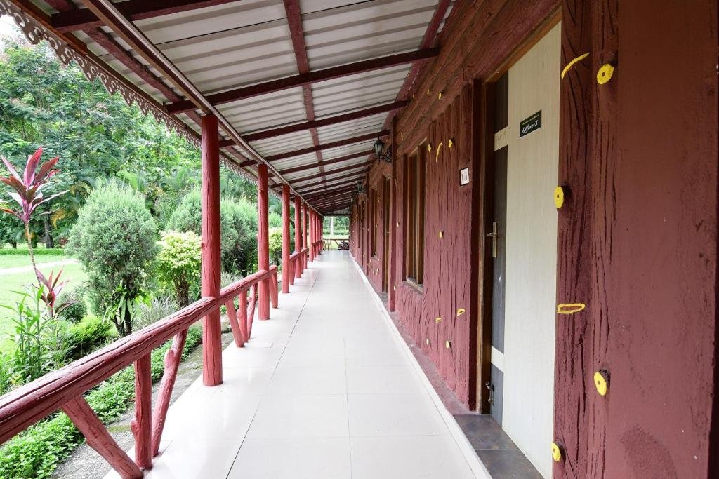 Gorumara Jungle Resort,Chalsa