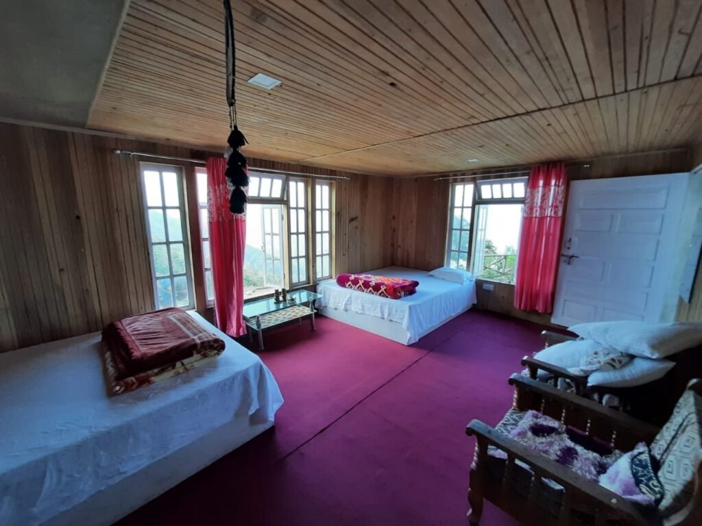 Hill Castle Homestay, Dawaipani